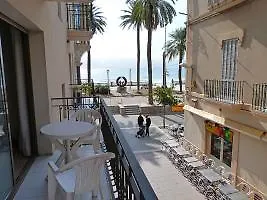 Apartment Primer De Maig Sitges Otel